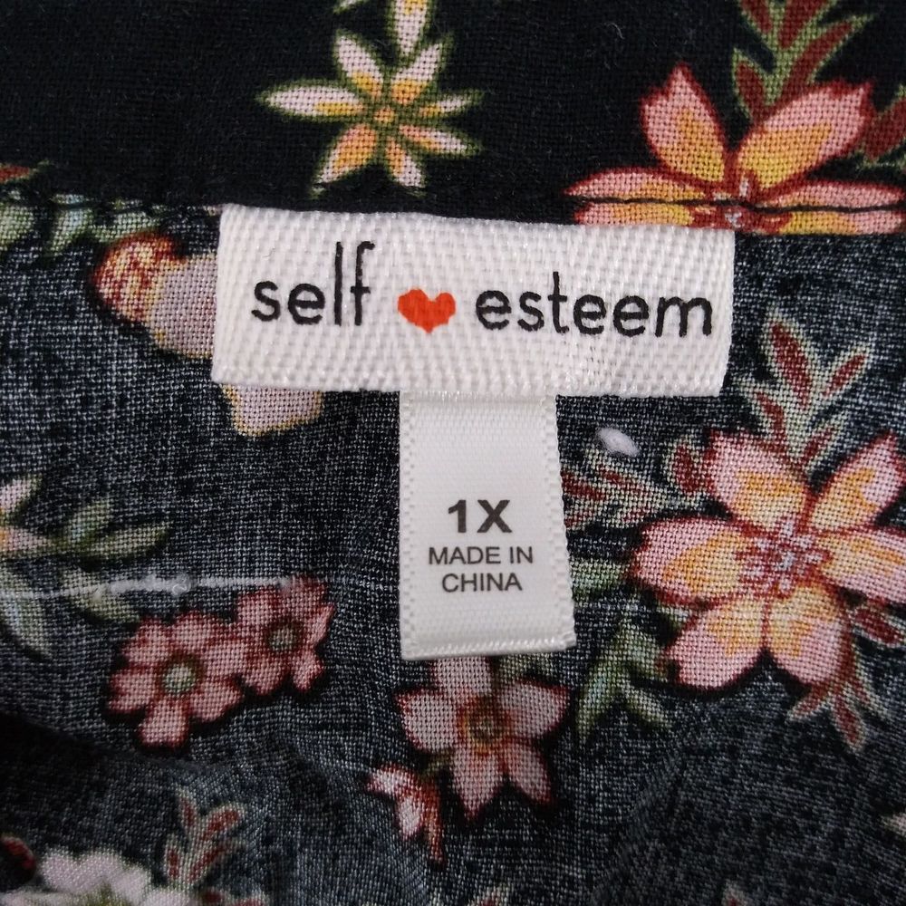 Self Esteem Blouse Womens Size 1X Black Floral Short Sleeve Button Up Top - Picture 5 of 7